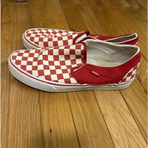 Women’s checkered vans.